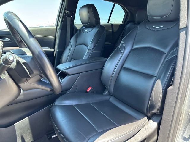 Thumbnail: 2023 Cadillac XT4 - 8