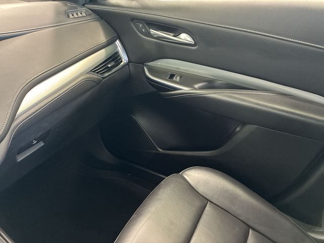 Thumbnail: 2023 Cadillac XT4 - 34