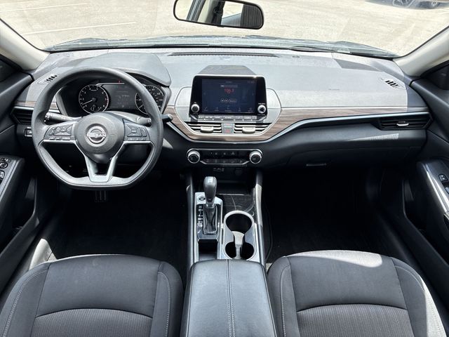 Thumbnail: 2024 Nissan Altima - 9