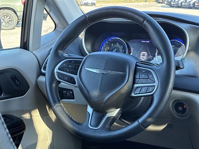 Thumbnail: 2023 Chrysler Pacifica - 14