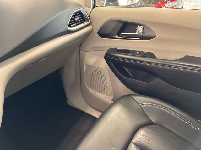 Thumbnail: 2023 Chrysler Pacifica - 34