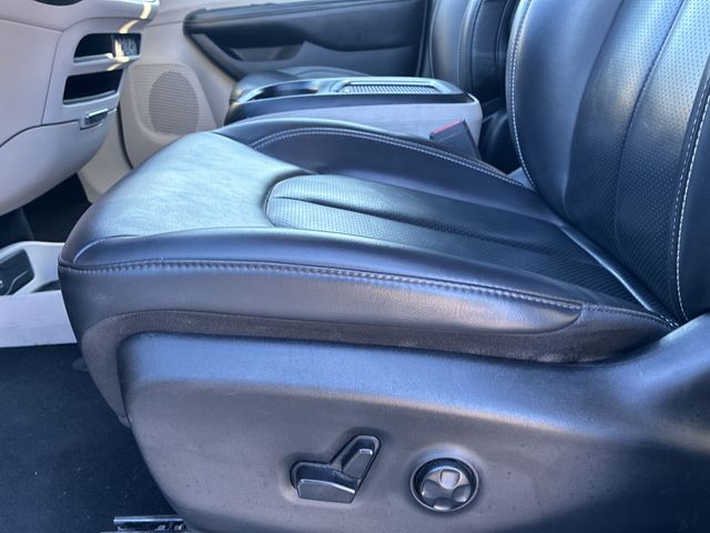 Thumbnail: 2023 Chrysler Pacifica - 26