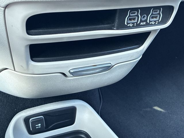 Thumbnail: 2023 Chrysler Voyager - 35