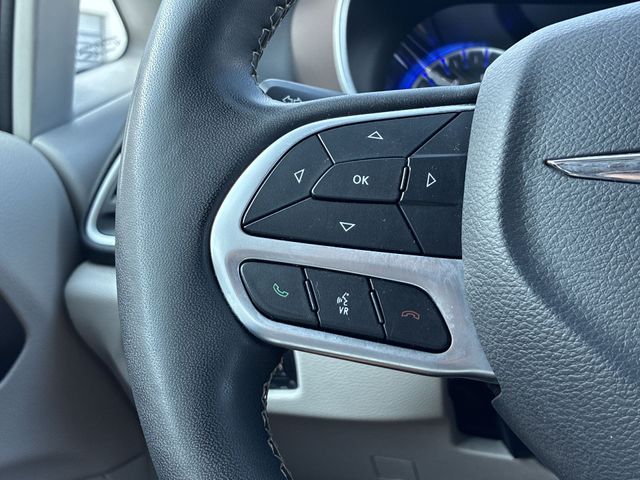 Thumbnail: 2023 Chrysler Voyager - 30