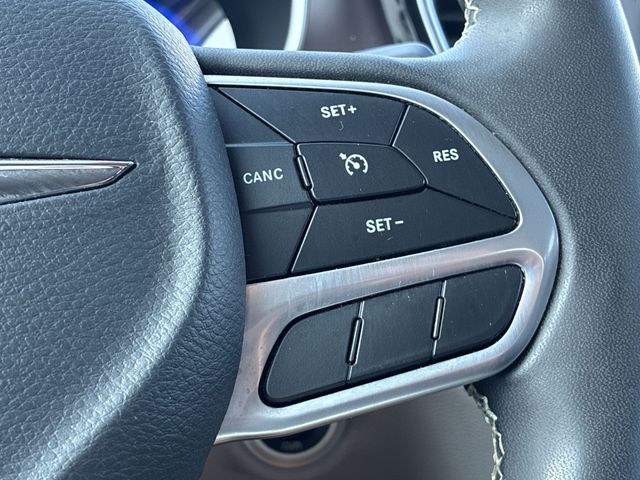 Thumbnail: 2023 Chrysler Voyager - 31