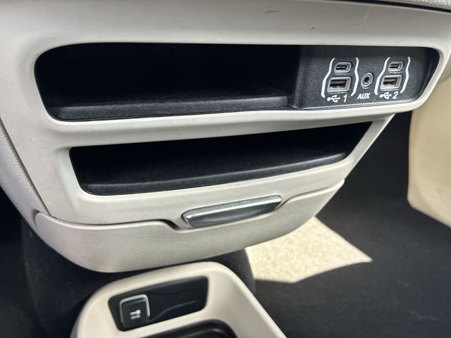 Thumbnail: 2023 Chrysler Voyager - 35