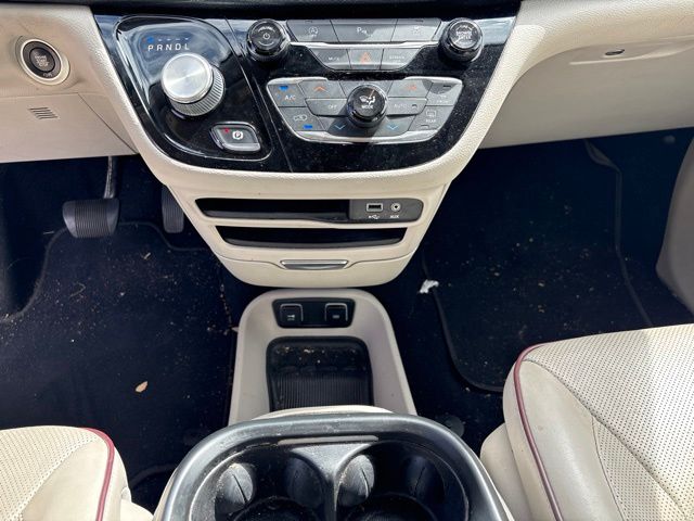 Thumbnail: 2020 Chrysler Pacifica - 11
