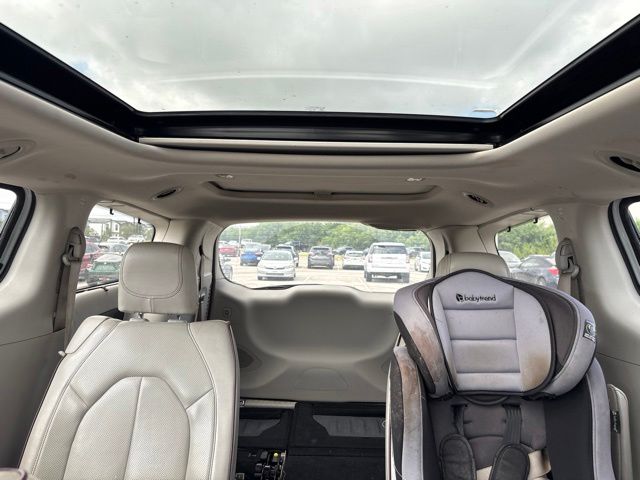 Thumbnail: 2020 Chrysler Pacifica - 25