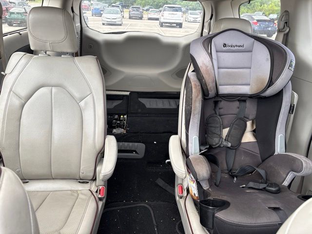 Thumbnail: 2020 Chrysler Pacifica - 10