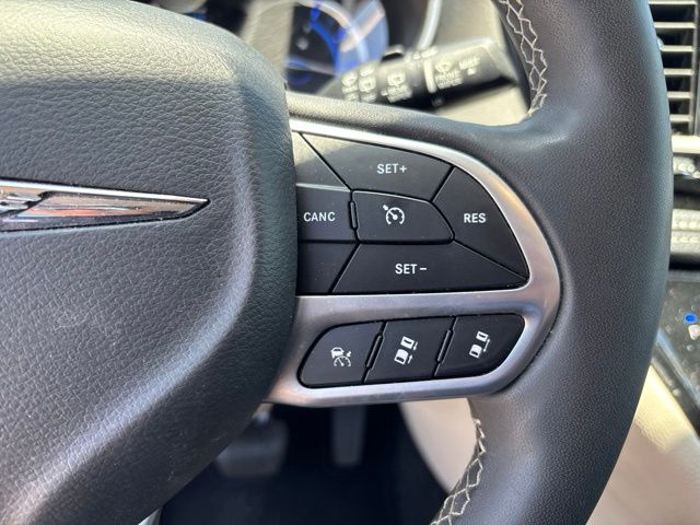 Thumbnail: 2023 Chrysler Pacifica - 20