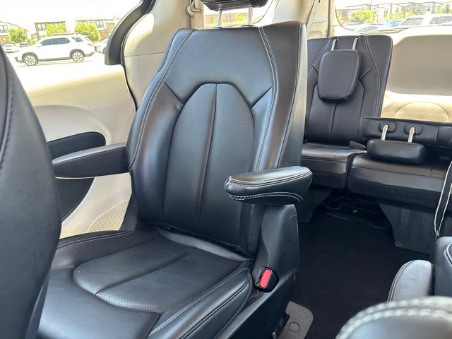 Thumbnail: 2023 Chrysler Pacifica - 25