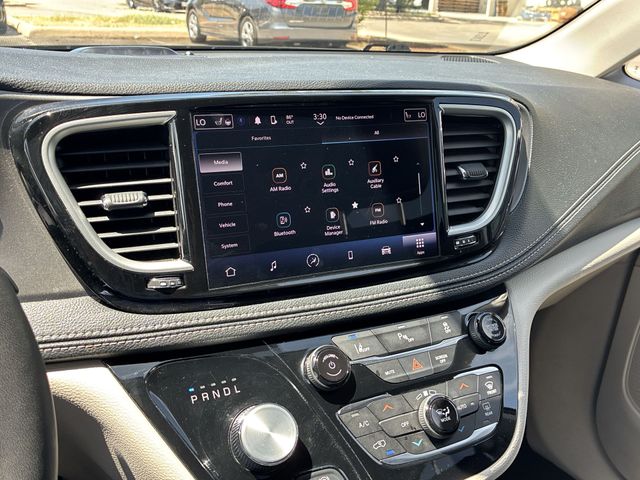 Thumbnail: 2023 Chrysler Pacifica - 16