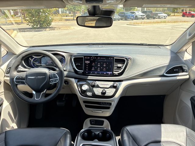 Thumbnail: 2023 Chrysler Pacifica - 10