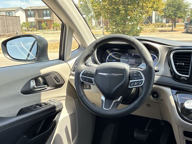 Thumbnail: 2023 Chrysler Pacifica - 14