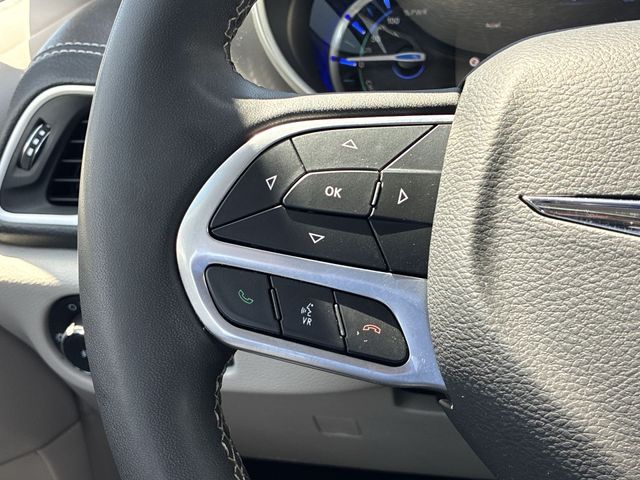 Thumbnail: 2023 Chrysler Pacifica - 30