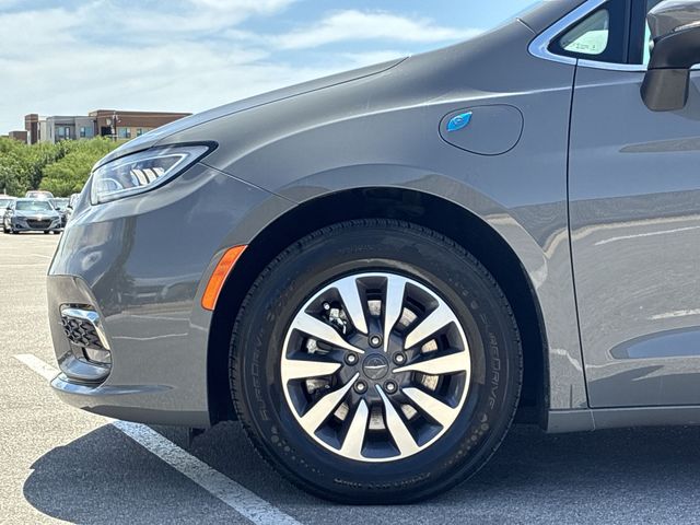 Thumbnail: 2023 Chrysler Pacifica - 8