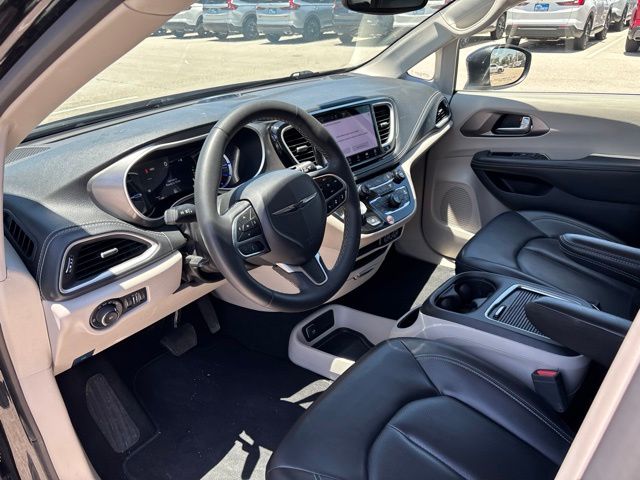 Thumbnail: 2023 Chrysler Pacifica - 2