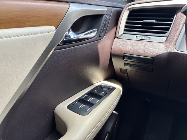 Thumbnail: 2020 Lexus RX - 41