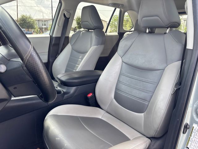 Thumbnail: 2019 Toyota RAV4 - 8