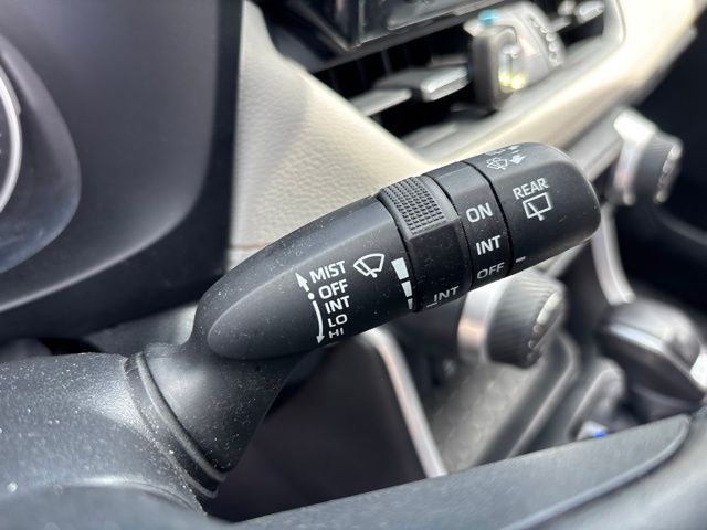Thumbnail: 2019 Toyota RAV4 - 11