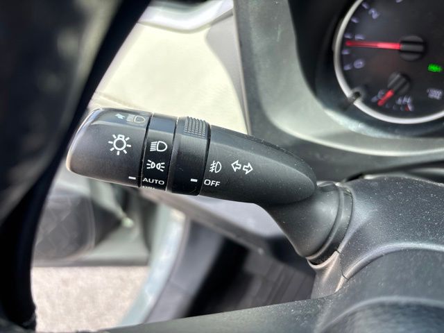 Thumbnail: 2019 Toyota RAV4 - 14