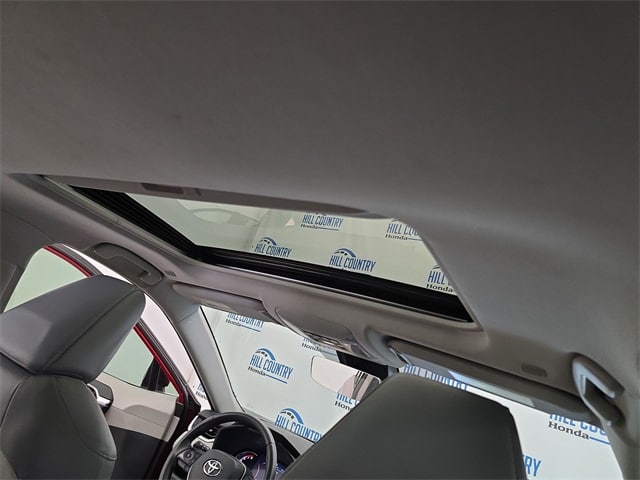 2023 Toyota RAV4 XLE Premium 31