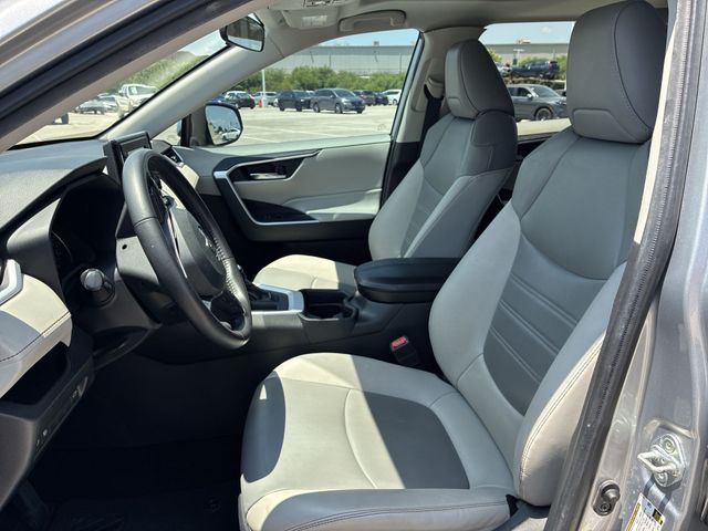 Thumbnail: 2021 Toyota RAV4 - 10