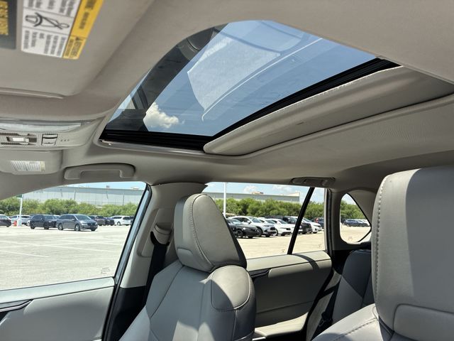 Thumbnail: 2021 Toyota RAV4 - 28