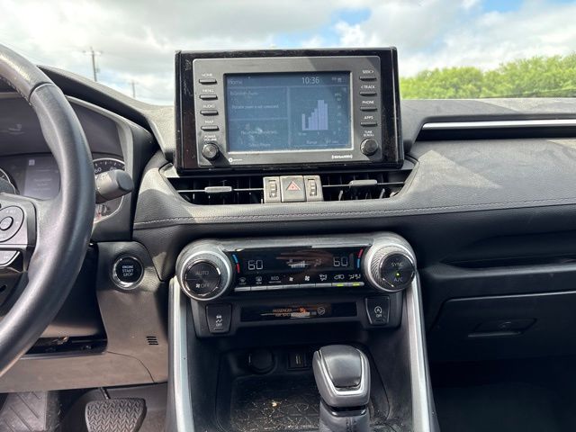 Thumbnail: 2022 Toyota RAV4 - 10