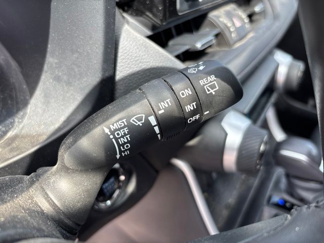 Thumbnail: 2022 Toyota RAV4 - 22