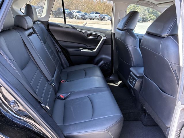 Thumbnail: 2022 Toyota RAV4 - 31