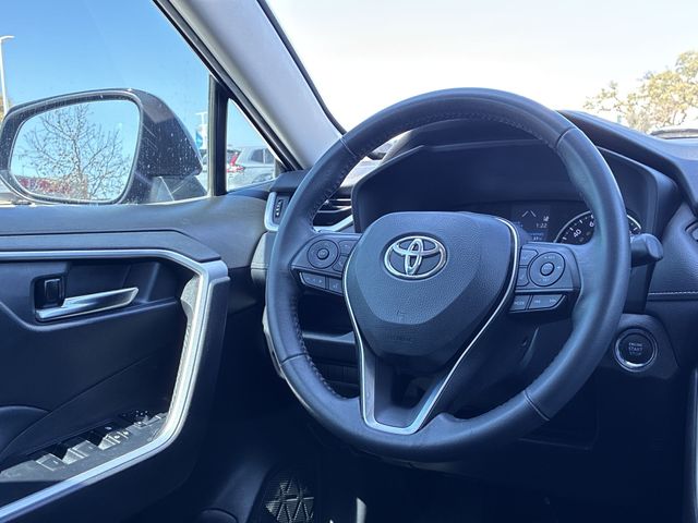 Thumbnail: 2022 Toyota RAV4 - 14