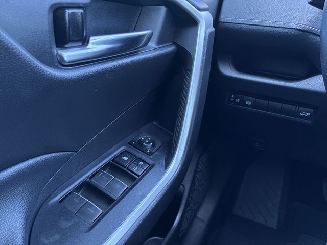 Thumbnail: 2022 Toyota RAV4 - 40