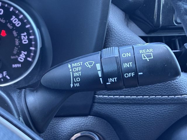 Thumbnail: 2022 Toyota RAV4 - 18