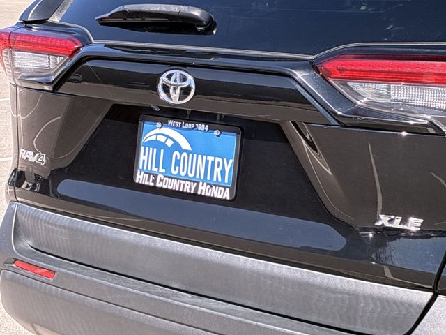 Thumbnail: 2022 Toyota RAV4 - 9