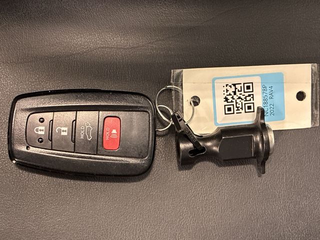 Thumbnail: 2022 Toyota RAV4 - 20