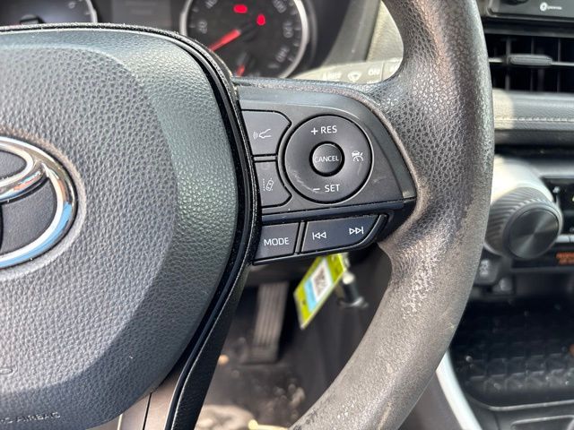 Thumbnail: 2021 Toyota RAV4 - 20