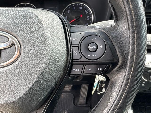 Thumbnail: 2021 Toyota RAV4 - 20