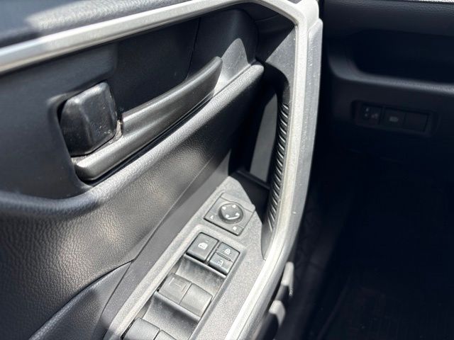 Thumbnail: 2021 Toyota RAV4 - 25