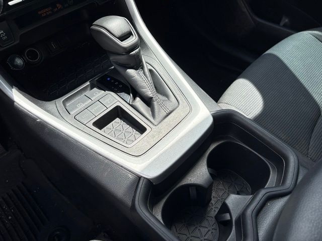 Thumbnail: 2021 Toyota RAV4 - 12