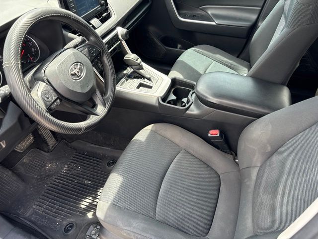 Thumbnail: 2021 Toyota RAV4 - 8