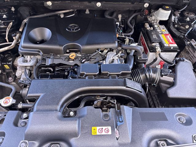 Thumbnail: 2021 Toyota RAV4 - 9
