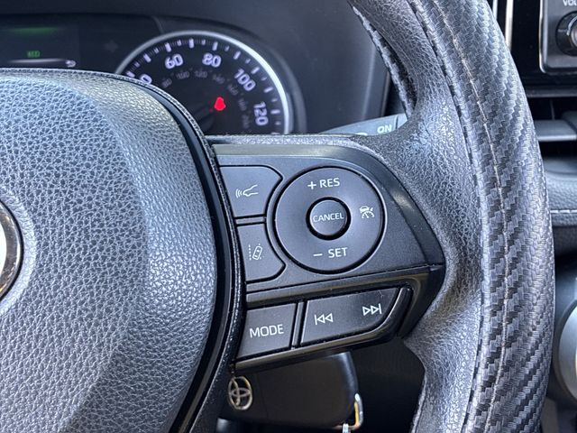 Thumbnail: 2021 Toyota RAV4 - 32