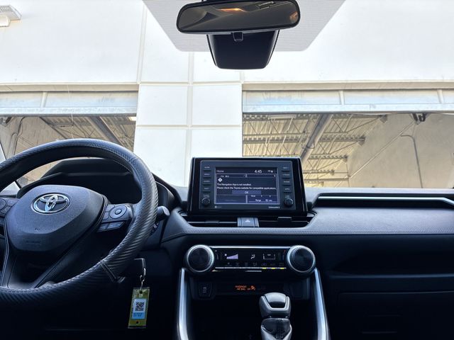 Thumbnail: 2021 Toyota RAV4 - 15