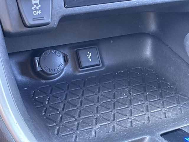 Thumbnail: 2021 Toyota RAV4 - 37