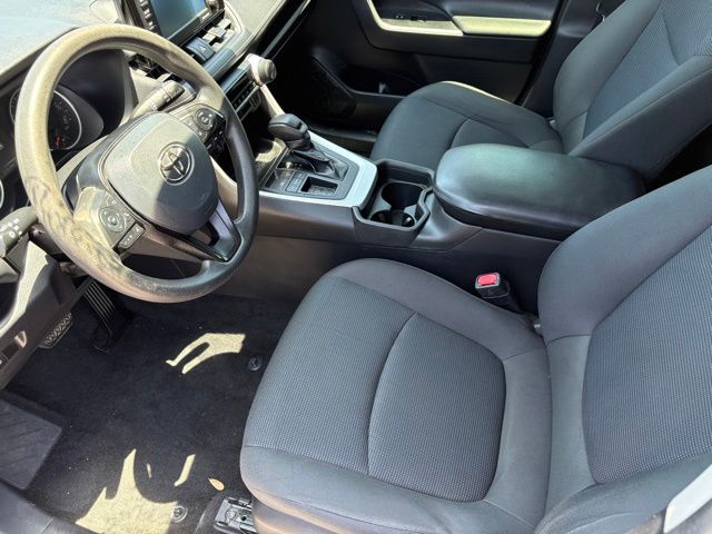 Thumbnail: 2021 Toyota RAV4 - 8