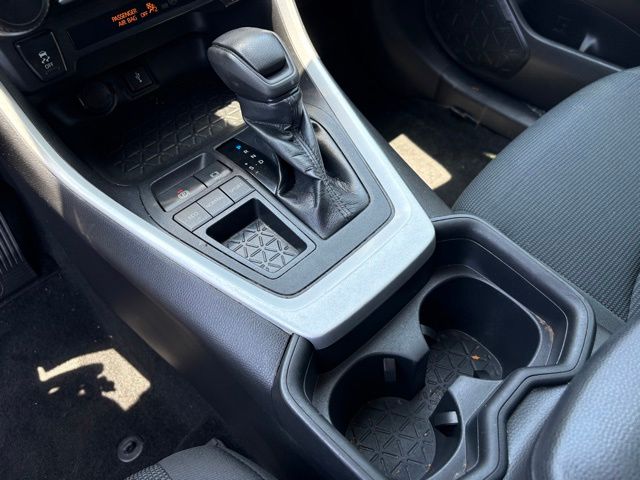 Thumbnail: 2021 Toyota RAV4 - 12