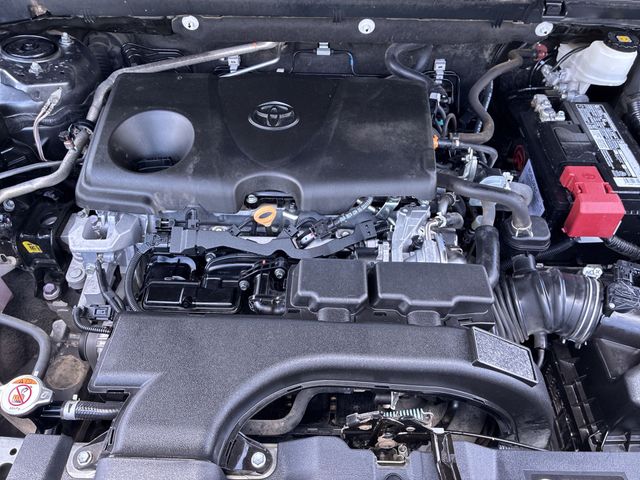Thumbnail: 2021 Toyota RAV4 - 8
