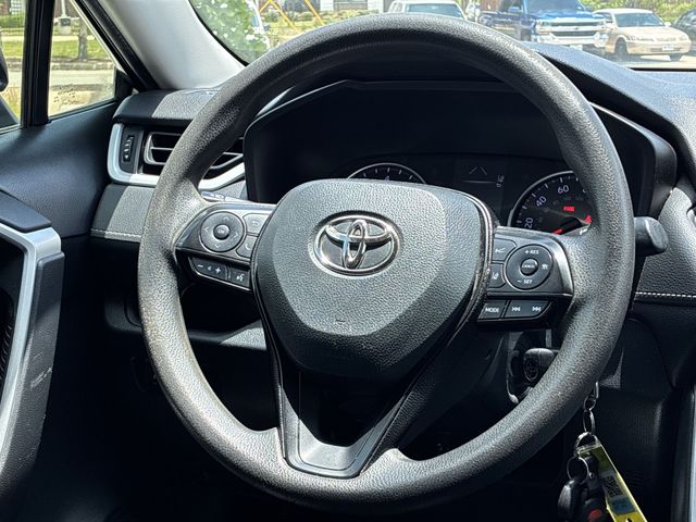 Thumbnail: 2021 Toyota RAV4 - 13
