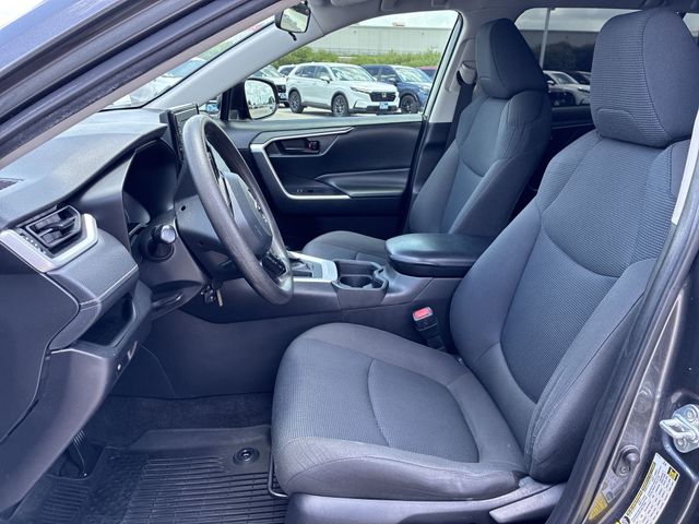 Thumbnail: 2021 Toyota RAV4 - 10